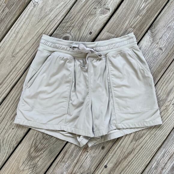 Lululemon Women's Dance Studio High-Rise Short 3.5" Color Bone Size 6 - Picture 1 of 6